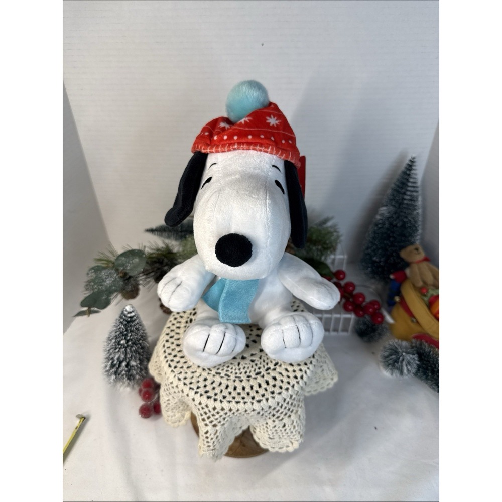 Hallmark Peanuts Snoopy Plush in Winter Hat & Scarf 7" NEW w TAG
